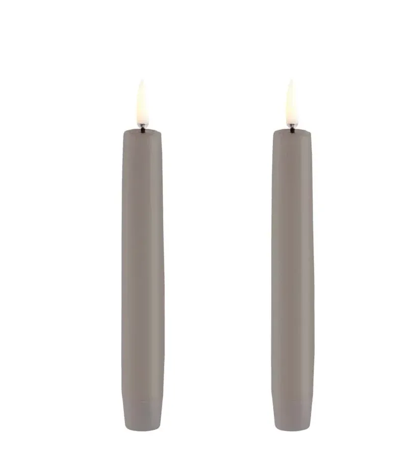 Piffany Copenhagen – UYUNI Lighting – LED Stabkerze Größe „S“ im Doppelpack – Sandstone